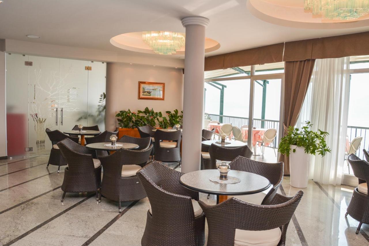 Hotel Astor Лімоне-суль-Гарда Екстер'єр фото
