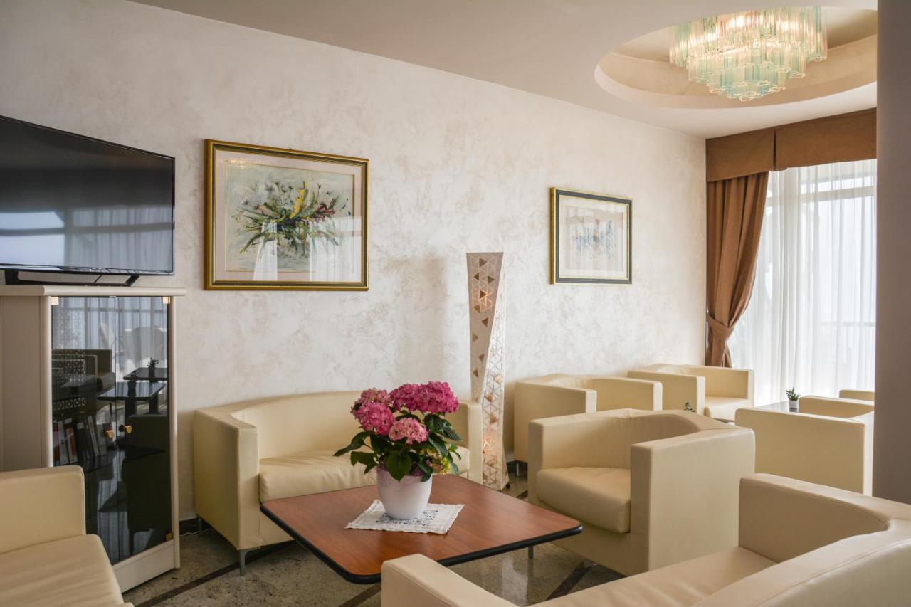 Hotel Astor Лімоне-суль-Гарда Екстер'єр фото